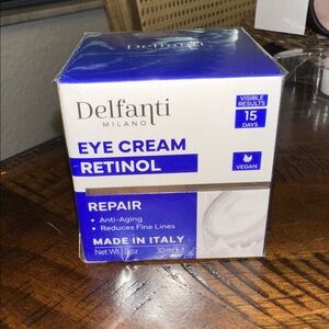 Eye Cream Retinol - Blue and White